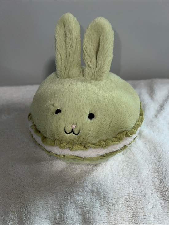 Jellycat Accessories - Jellycat I am dainty dessert bunny macaron